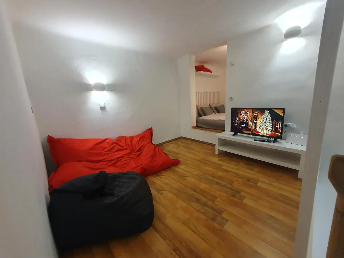 Little Cola Apartment In Dohany Street With Ac Budapest
