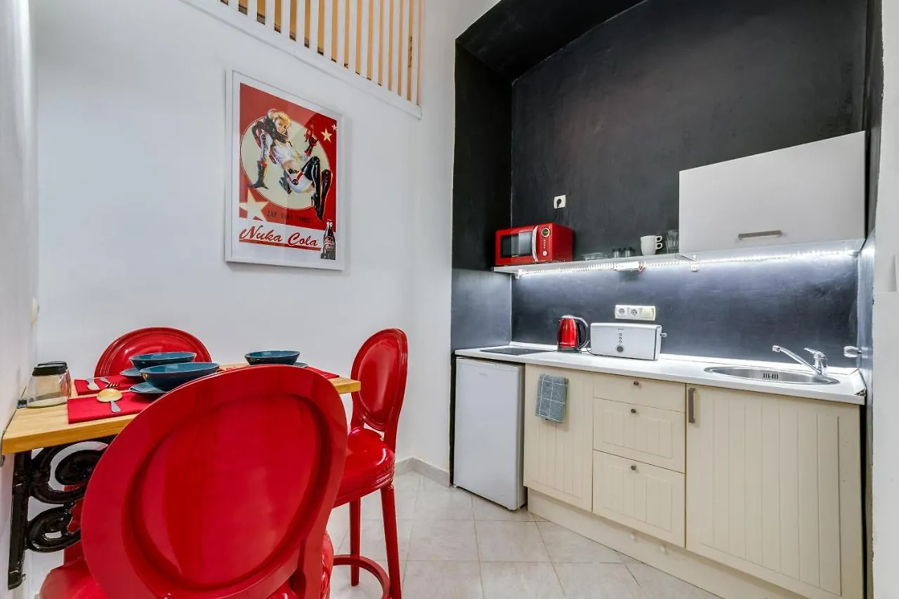 Little Cola Apartment In Dohany Street With Ac Budapest