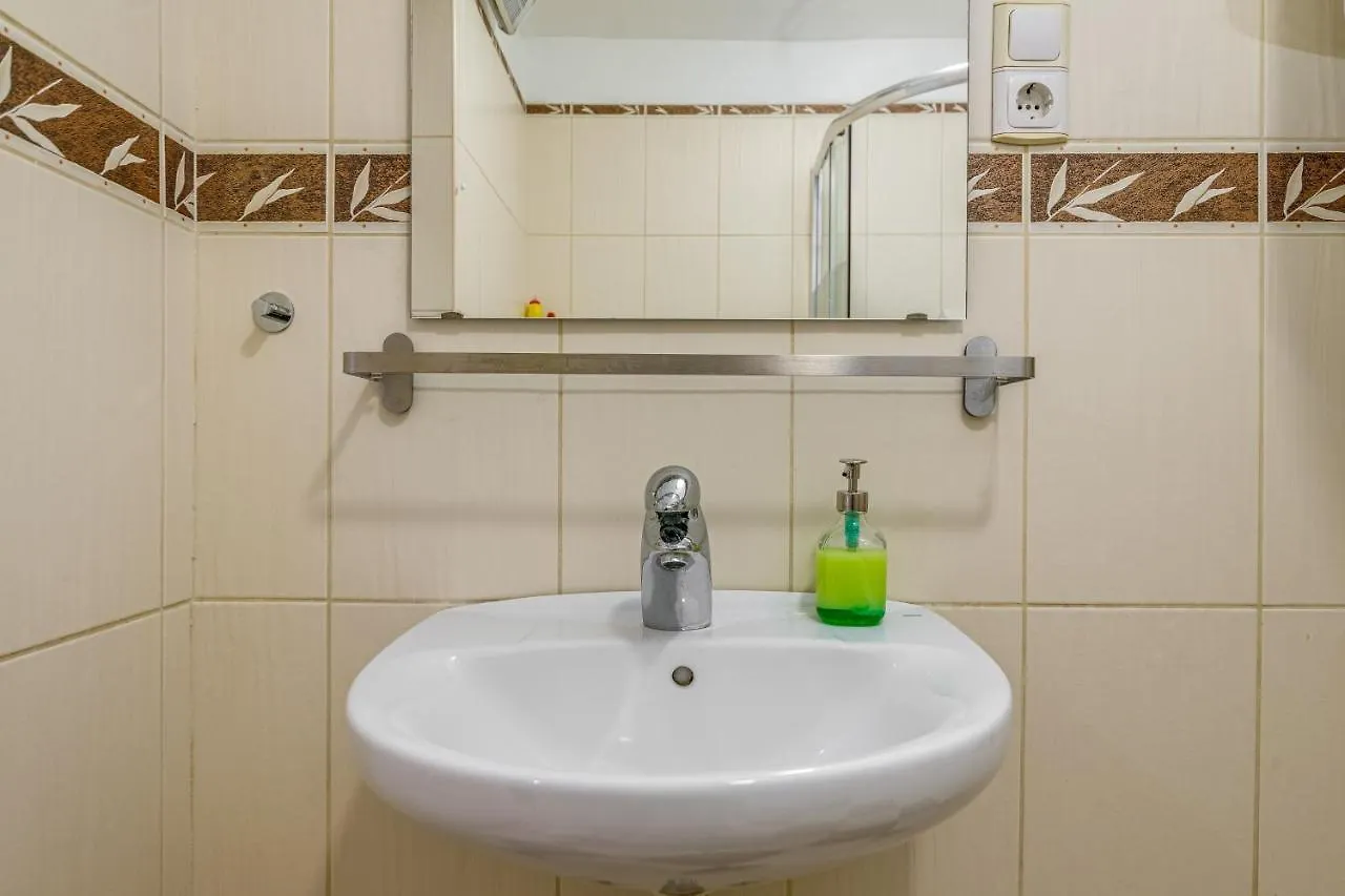 Little Cola Apartment In Dohany Street With Ac Budapest