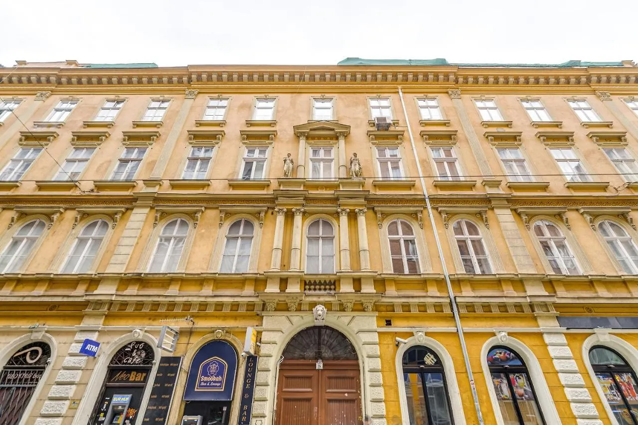 Little Cola Apartment In Dohany Street With Ac Budapest 0*,