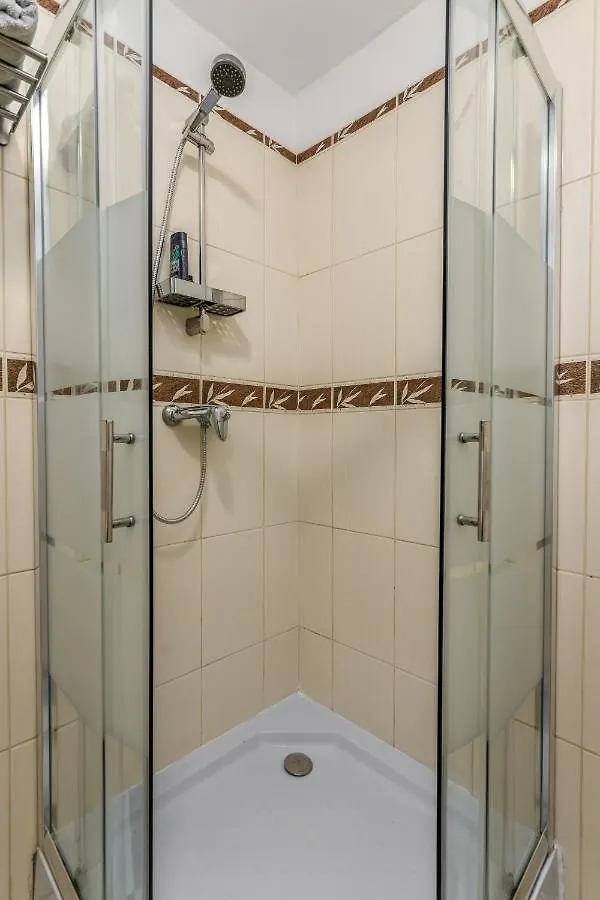 Little Cola Apartment In Dohany Street With Ac Budapest