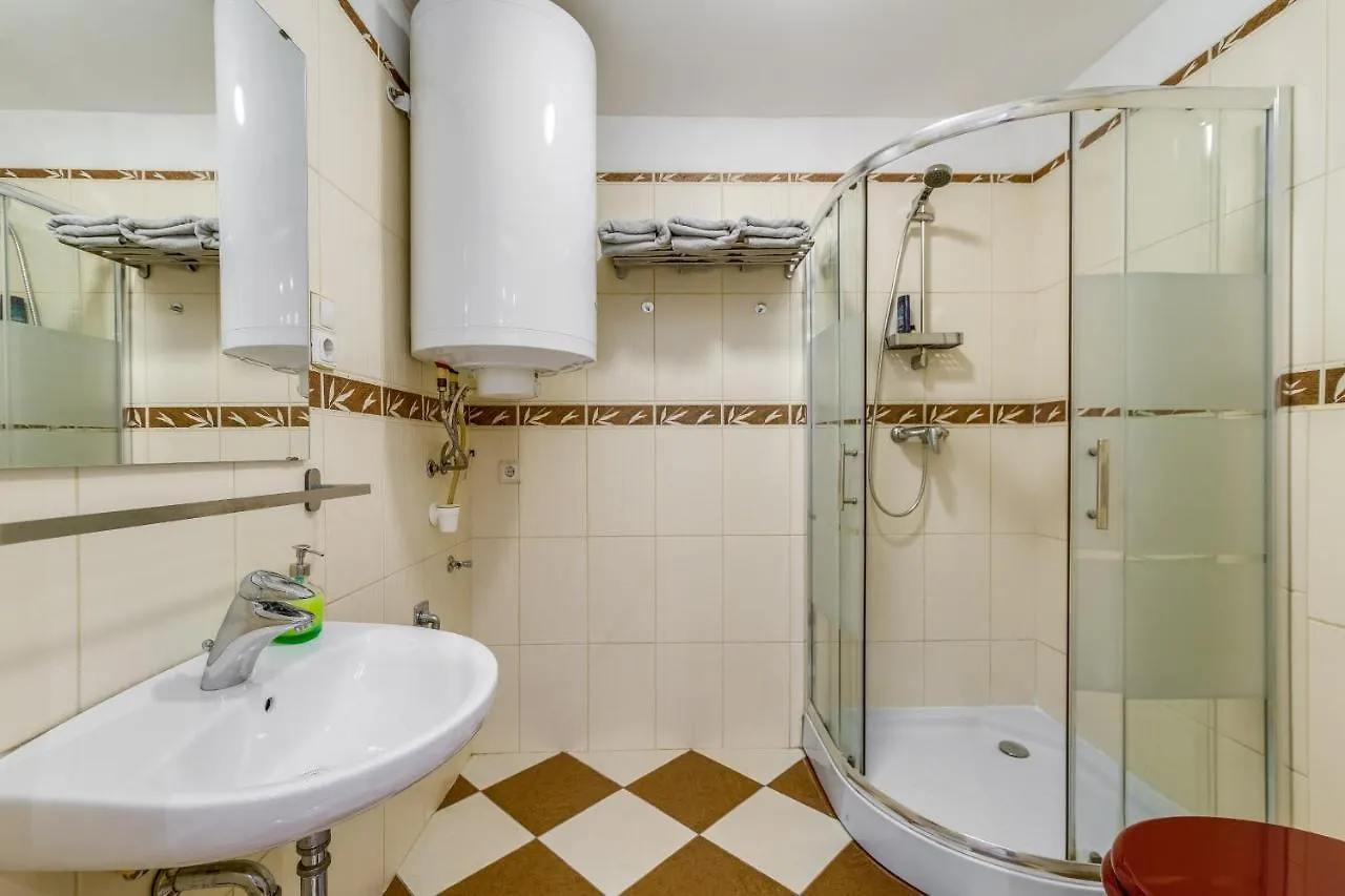 Little Cola Apartment In Dohany Street With Ac Budapest