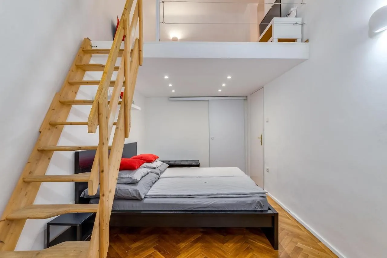 Little Cola Apartment In Dohany Street With Ac Budapest 0*,  Hungría
