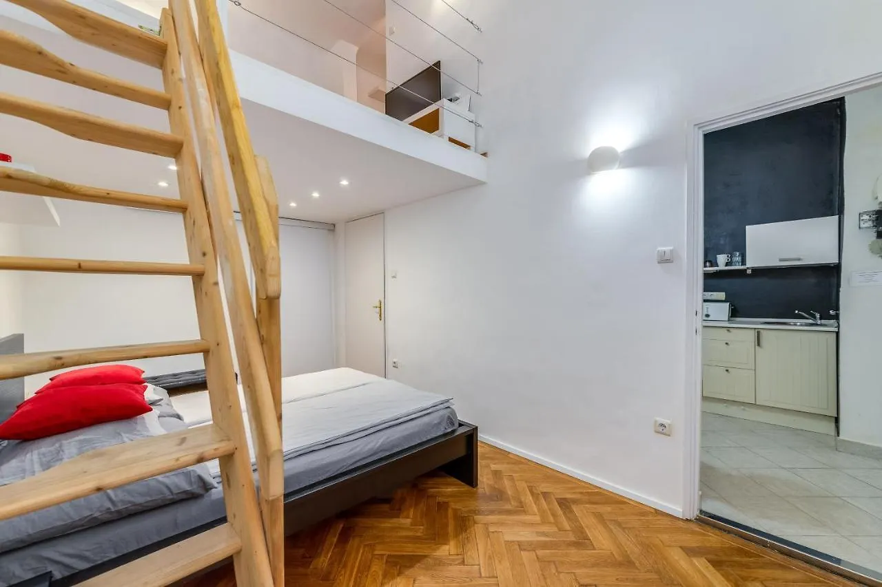 Little Cola Apartment In Dohany Street With Ac Budapest Hungría